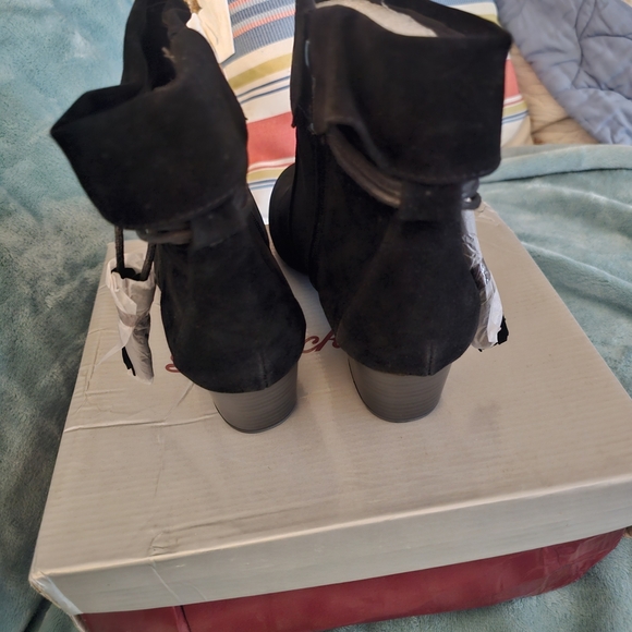 Breckelles Black Ankle Booties with Tassel Accent - Picture 8 of 10